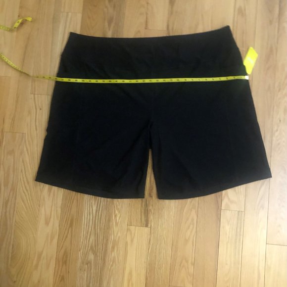 New  with tags  Nola collection addition Elle Athletic Shorts - Picture 7 of 15